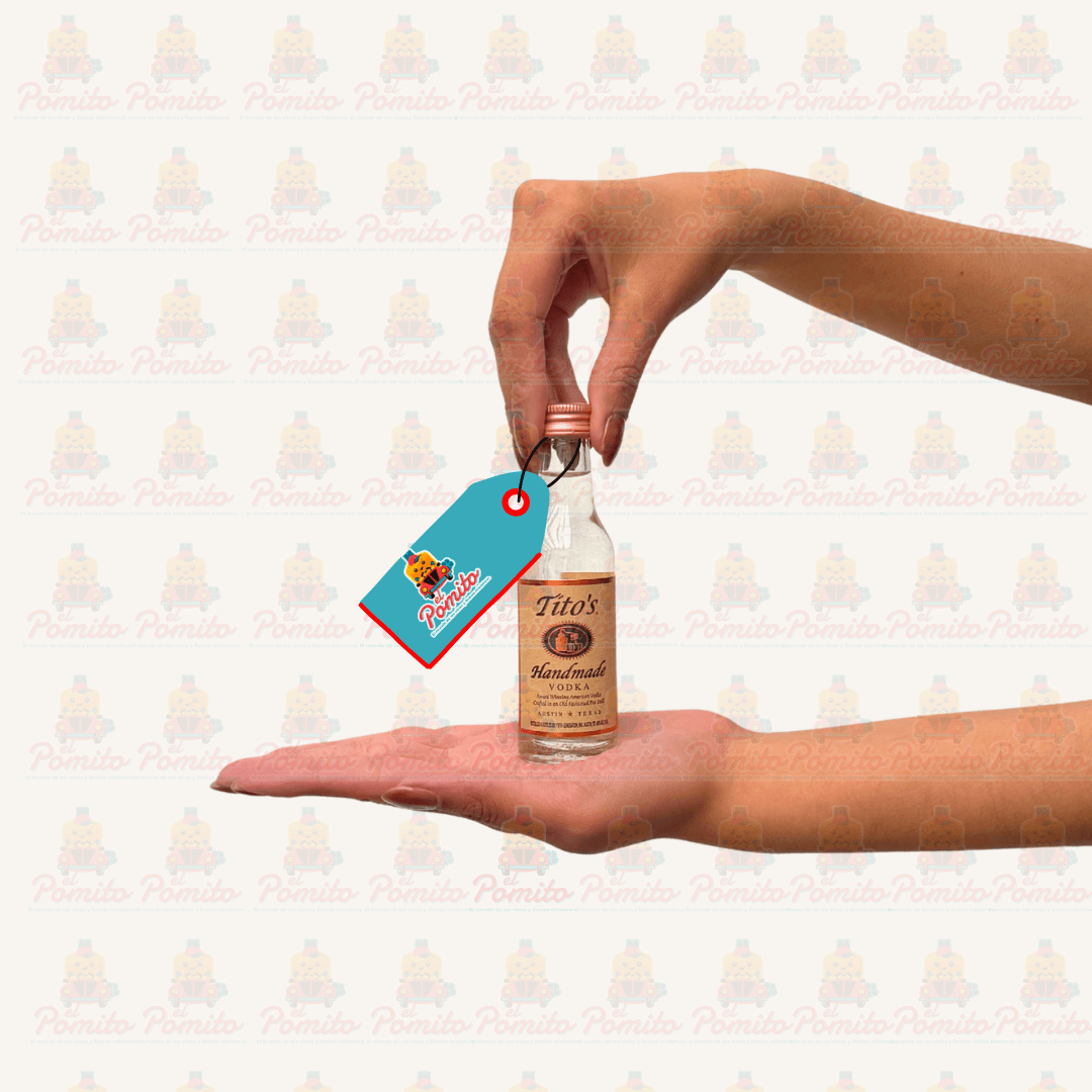 Mini Vodka Tito's Handmade 50 ml. Botella de Vidrio